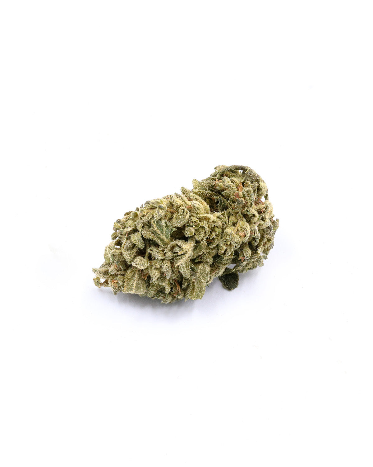 FLORES CBD con abundante recubrimiento de cristales sobre fondo blanco. Brotes florales verdosos del paquete I LOVE POT FLORES CBD.